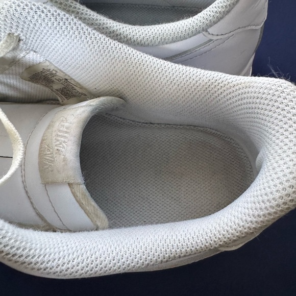 Men’s Low Cut All White Nike Air Force 1’s Size 11.5 Authentic Fast Shipping - Picture 4 of 16